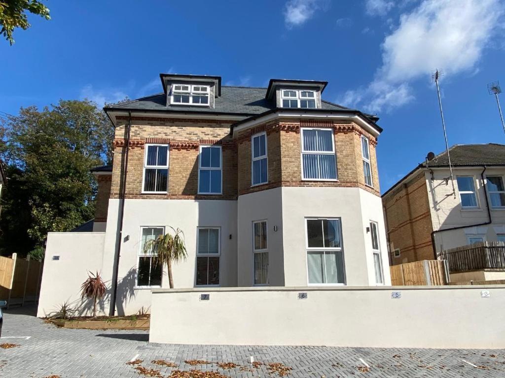 Bright, Vibrant New 1 Bedroom Town Centre Parking Bournemouth Buitenkant foto