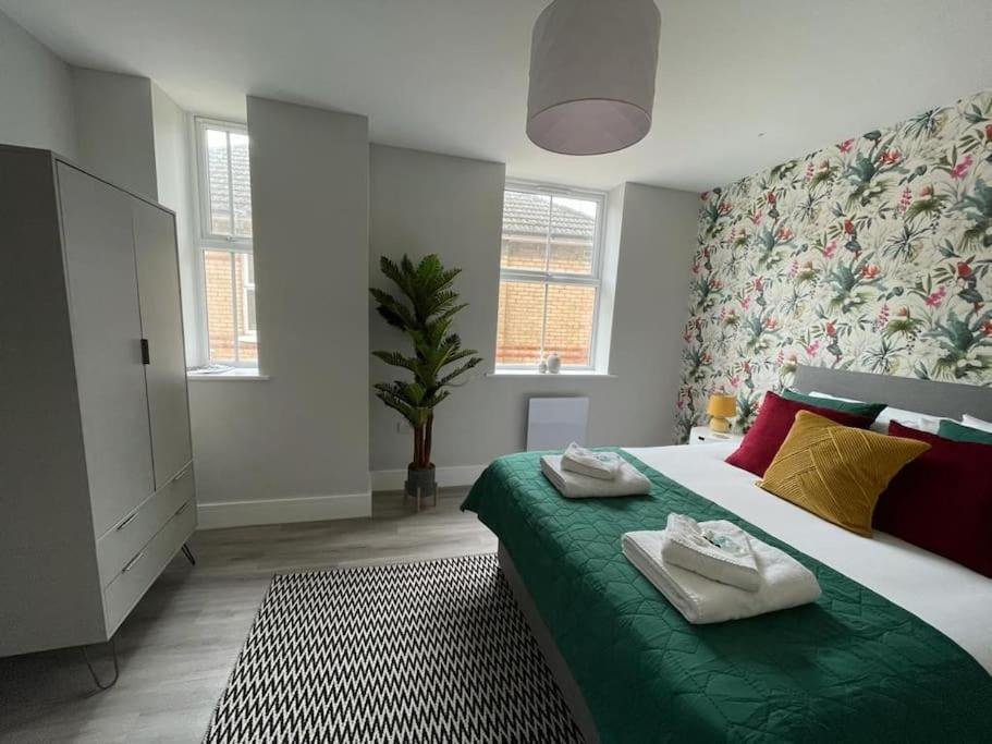 Bright, Vibrant New 1 Bedroom Town Centre Parking Bournemouth Buitenkant foto